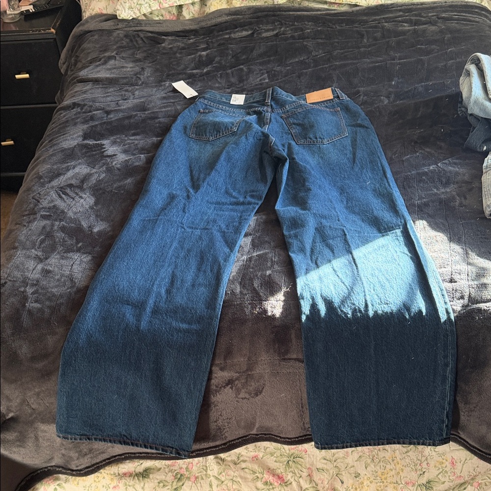 Aritzia Farrah Hi-Rise Wide Jeans in Deep Blue - Picture 5 of 8